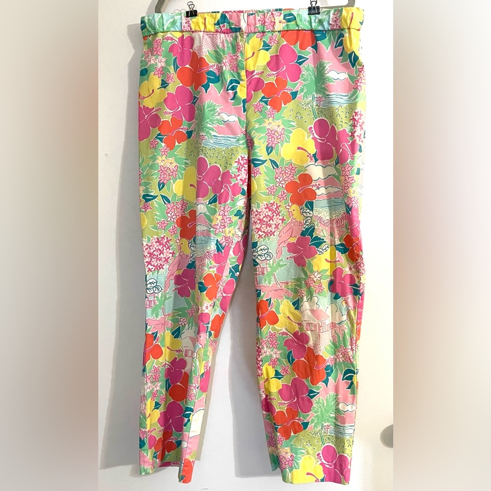 Lilly Pulitzer Capri Cropped Pants Harbor View.  Size Small.  Elastic waist
